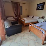 Guesthousemantho Pensjonat Gjirokastra
