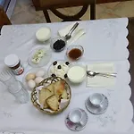 Guesthousemantho *