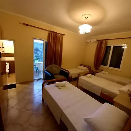 Guesthousemantho Gjirokastër