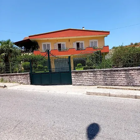 Guesthousemantho Gæstehus Gjirokastër