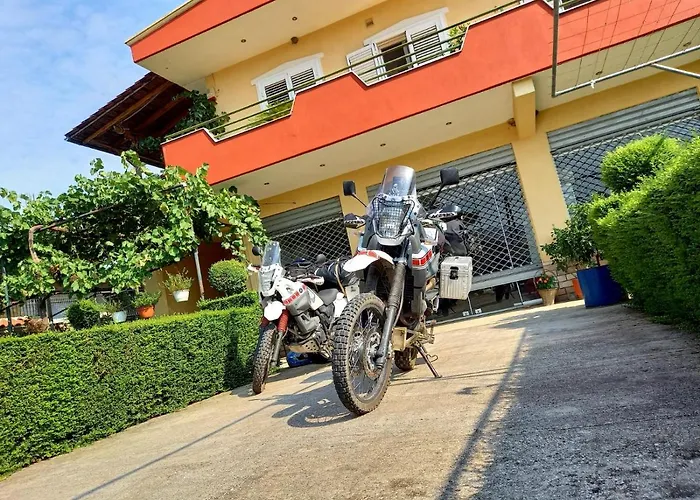 Guesthousemantho Gjirokastër